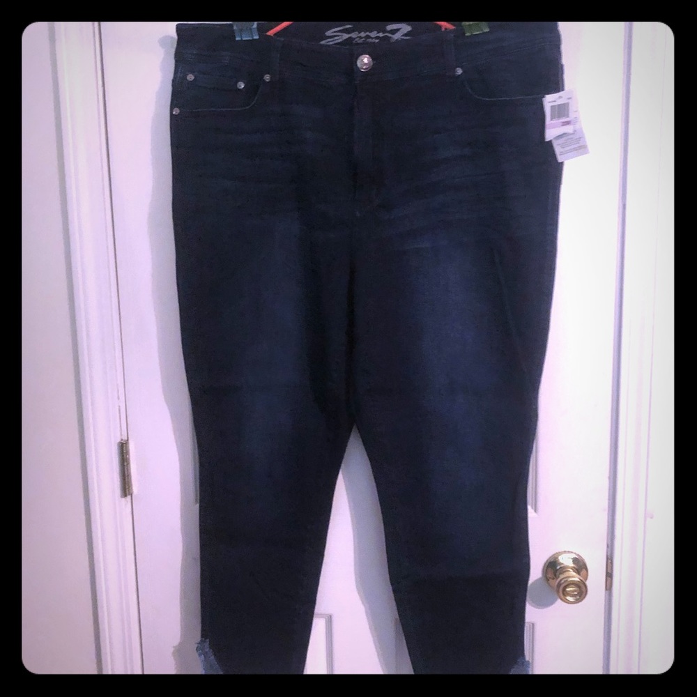 Denim crop pants.